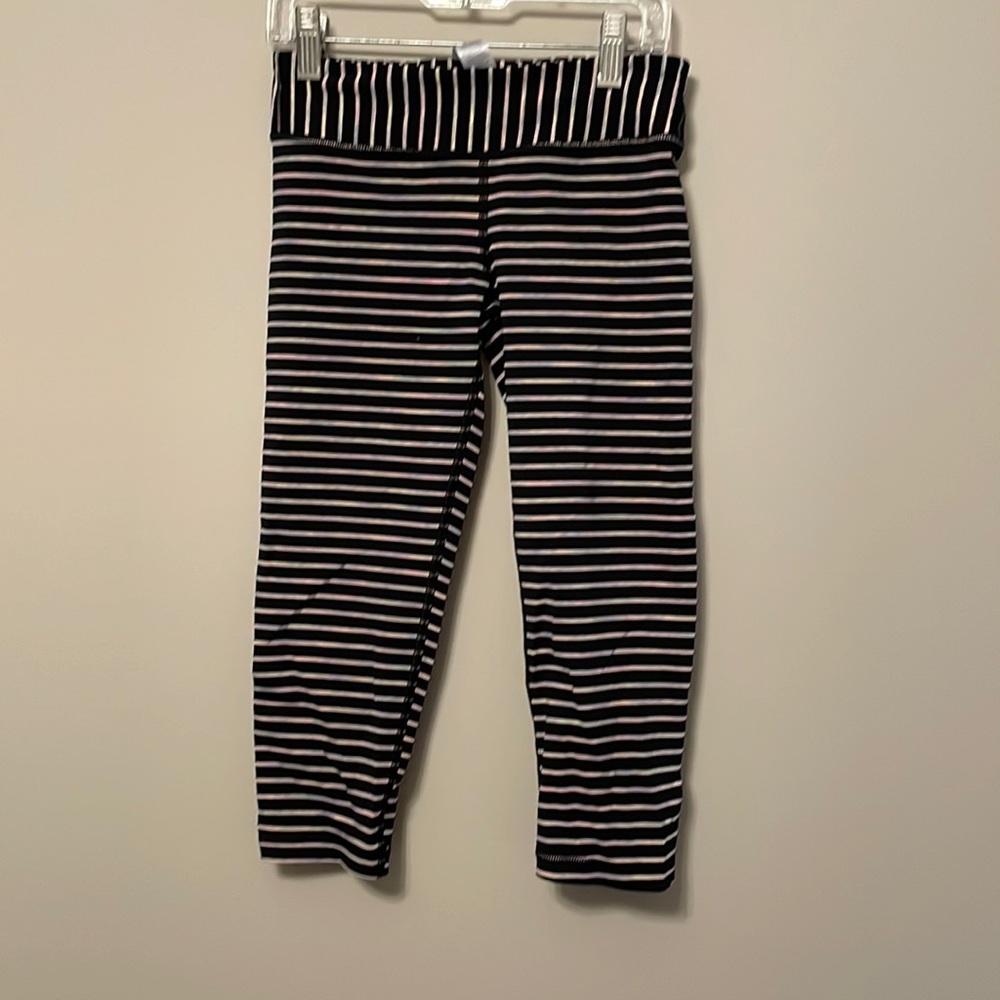 Ivivva black striped crop leggings - size 10